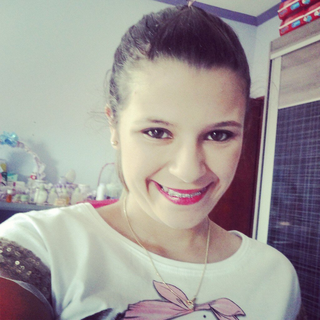 Para ser feliz não basta encontrar a
felicidade. É preciso conservá-la.
