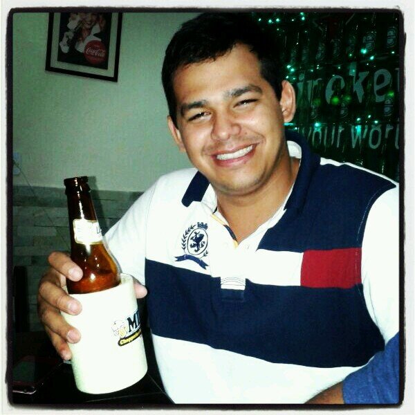 Sou tipo assim chato e insuportével,
mas alguem tem que gosta de mim 
né?!