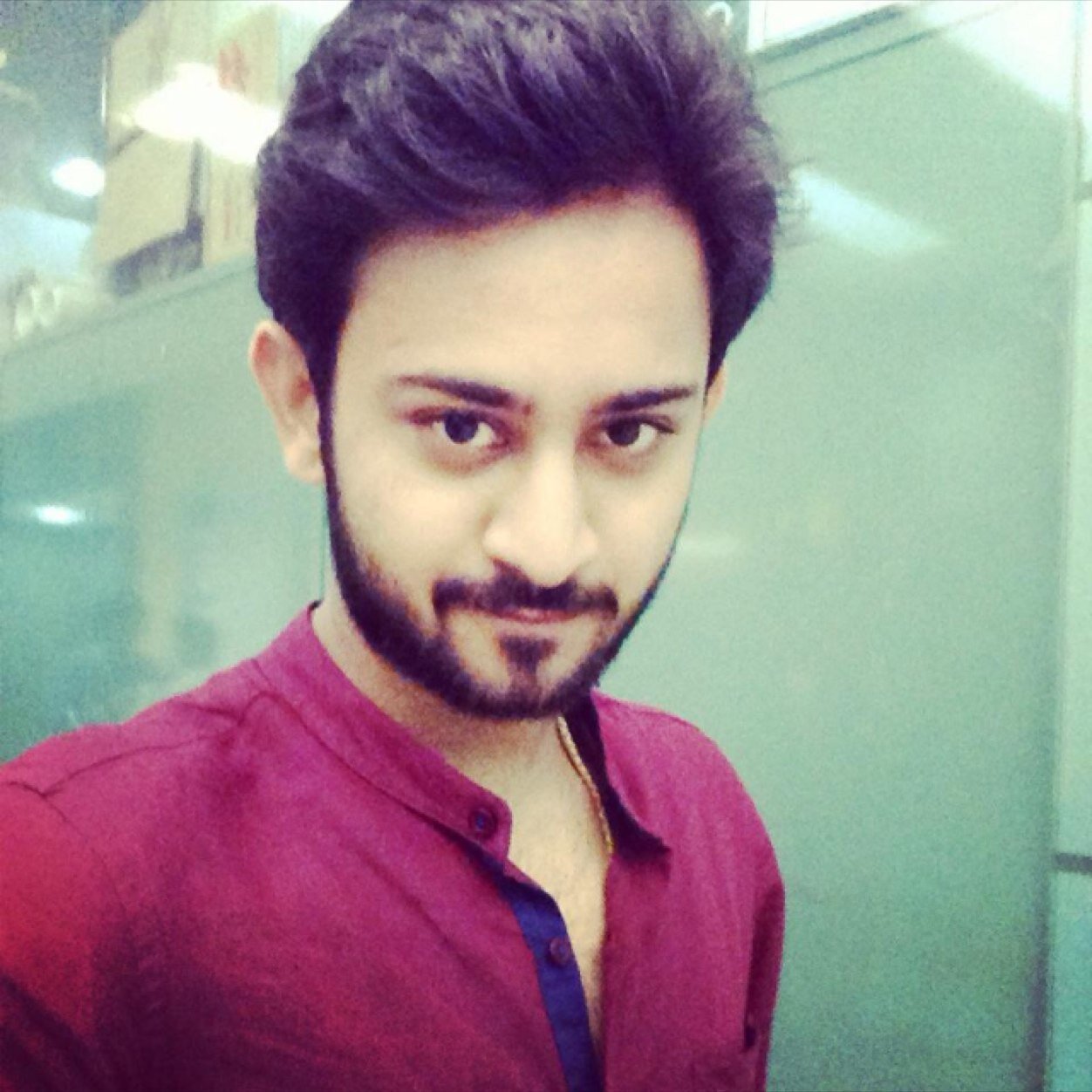 19, traveller, adventurer, engineer..! Basic motto : If you can't be the best, Atleast follow that best :)