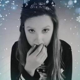 Les rêves sont comme des étoiles, vous pouvez ne jamais les toucher. Mais si vous les suivez, ils vous mèneront à votre destins :D