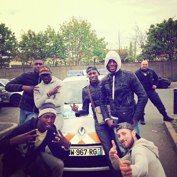 Pas l'temps d'faire une bio , Follow me Juste aller tchek.    289E37D8 #Team223