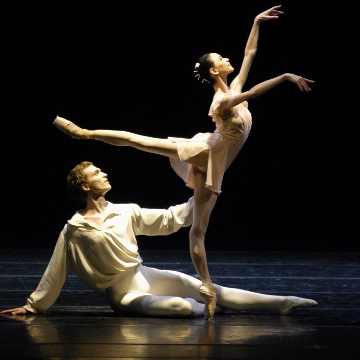 ThingsBallerina's profile picture. ballet is life. never quit, never give up. one day, you and all your ballerina things will make it far.