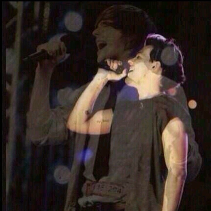 gonn' see my babies live 02072014! ♔