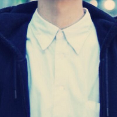 シャツのボタンは上まで閉める Botan Bot Twitter