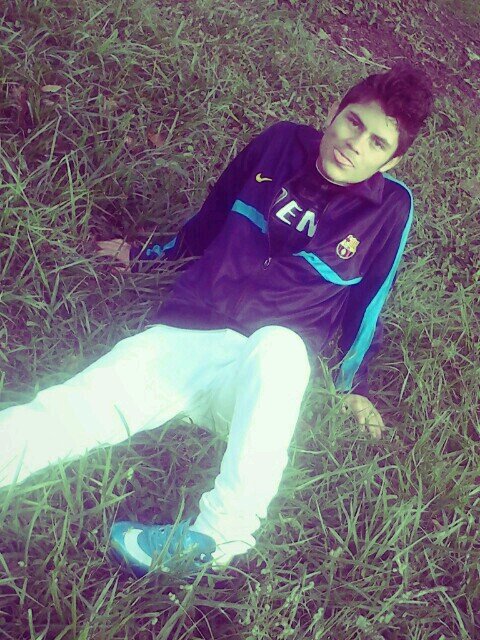 Soy super buena onda,
Me encanta tener muchos amigos, soy muy amigable y me gusta mucho el fut...Quieren saber mas preguntenme!!! :*