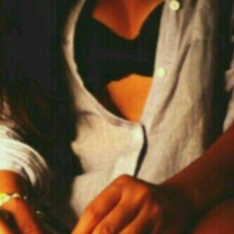 ‏‏​اسال عيوني وش تشوف وتعلمك 
   ان الفرح من شوفتك يرتسم لي ♡ !