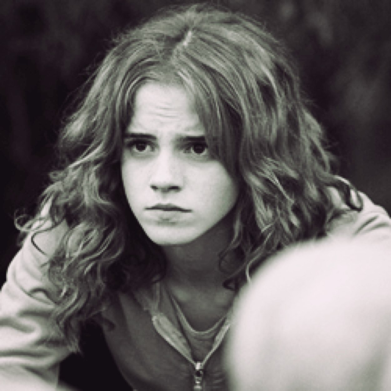 horcruxstyles's profile picture. DENUNCIE ESSE TWITTER E PAREM DE SEGUIR SABEM LER NAO