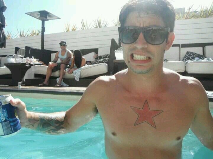 Atombamb's profile picture. living that Rumspringa!