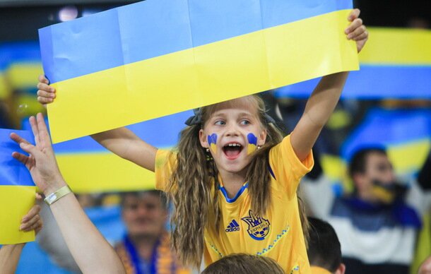 makedifference3's profile picture. Hi dear visitor! My name is Julia and this is my Make the difference campaign. Don't be afraid to wear your colors or to speak your language - BE UKRAINIAN!