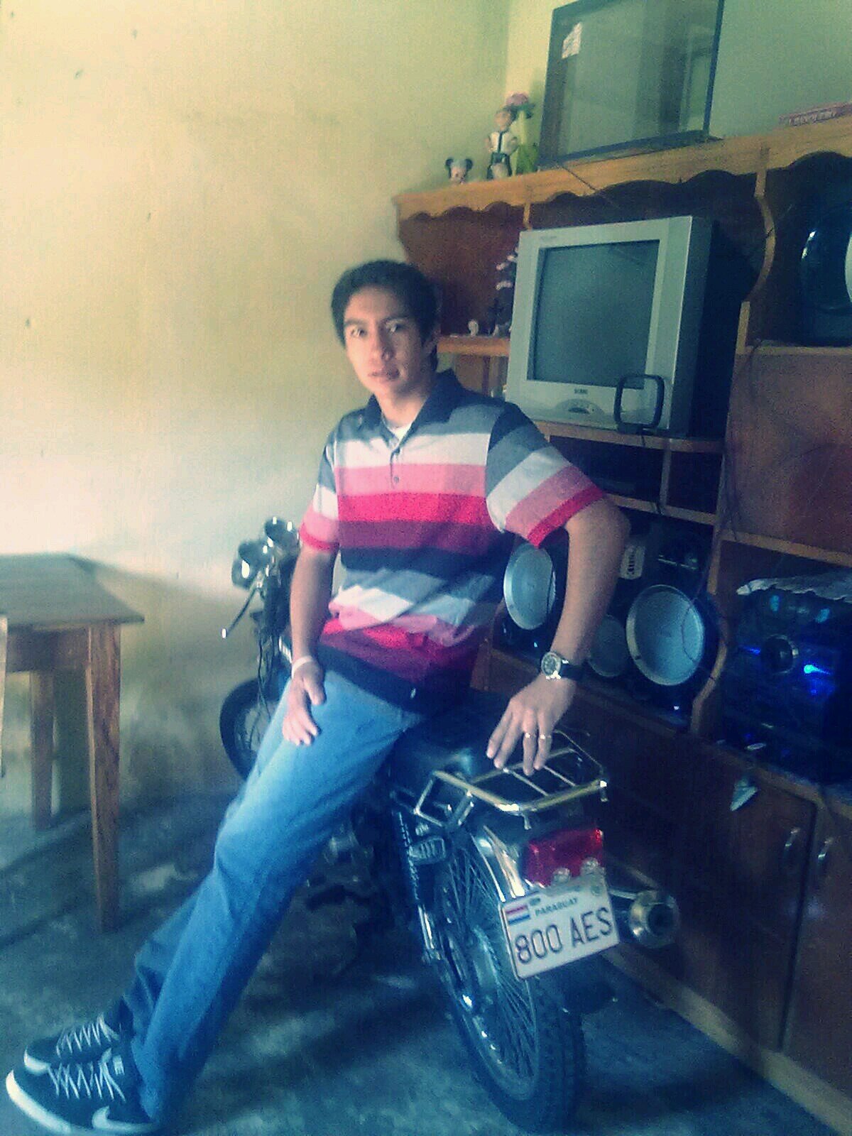 Mmmm sólo quiereme com yo te quiero