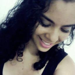 Cuide de quem corre do teu lado e de quem te quer bem,essa é a coisa mais pura!
