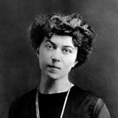 LolaLololo333's profile picture. Se lucha por sobrevivir, cuando vivir debería ser un derecho. M-L en constante formación. La única lucha que se pierde, es la que se abandona.