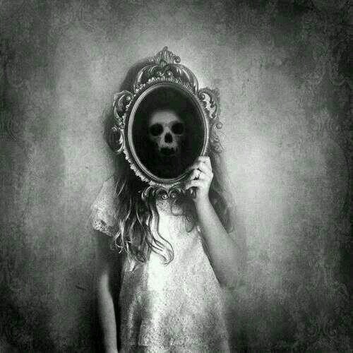 depressive_h's profile picture. 《Nobody Dies A Virgin. Life Fucks Us All.》-Kurt Cobain.                                                                                  17 ans.