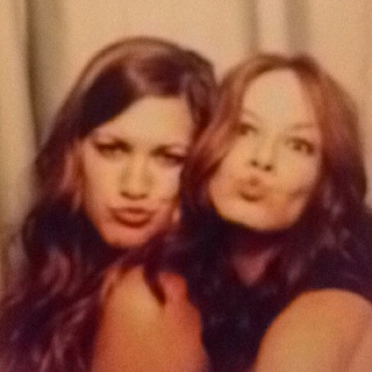 shmemily21's profile picture. 