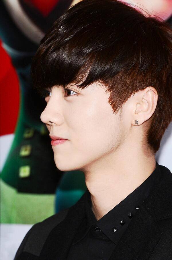 มาจาก @prdo_ ก็ชั้นชอบฟอลมันผิดหรือไง ก็รักเอ็กโซเป็นแฟนคลับที่ดี เมื่อไรใครรี รี รี รี รี ฉันก็ตามกดฟอลเป็นทำนองไป