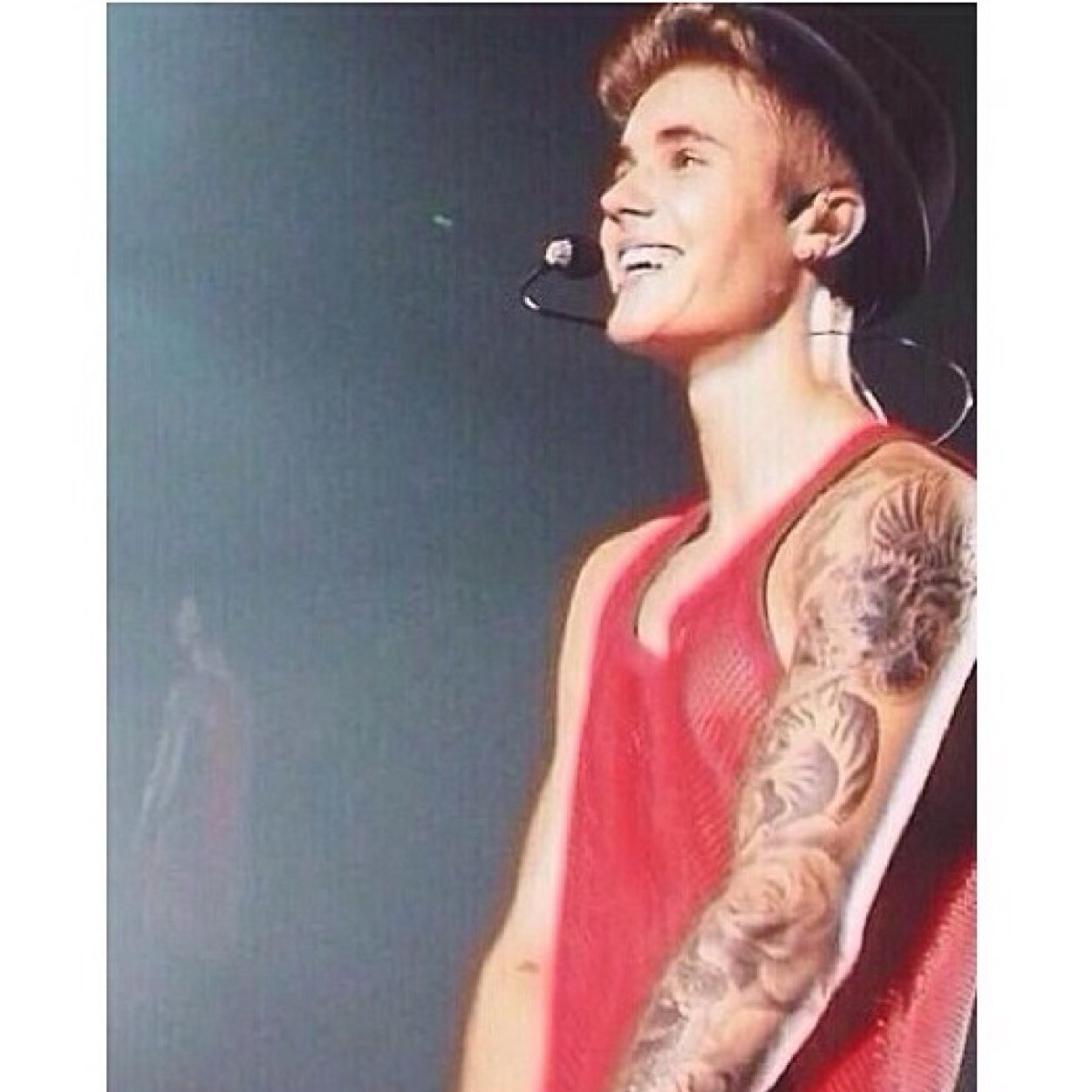 •why you wearin two rollies?•
7/13/13 #BELIEVETOUR .... All Around The World