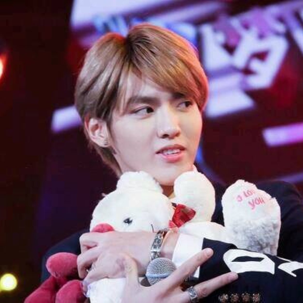 แอคไว้ฟอลลค้าา แอคหลัก @o_pochexo ไปฟอลกันน้าาา