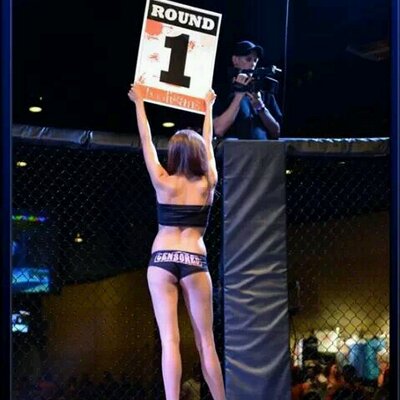 Profile Picture of Cassandra Castaneda (@SimplyCass365) on Twitter