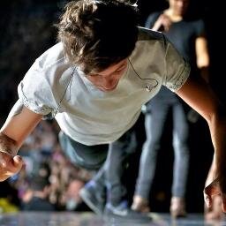 LouisTomlinsor_'s profile picture. 1/5 of One Direction :) Live life for the moment because everything else is uncertain! We would be nowhere without our incredible fans, we owe it all to you.