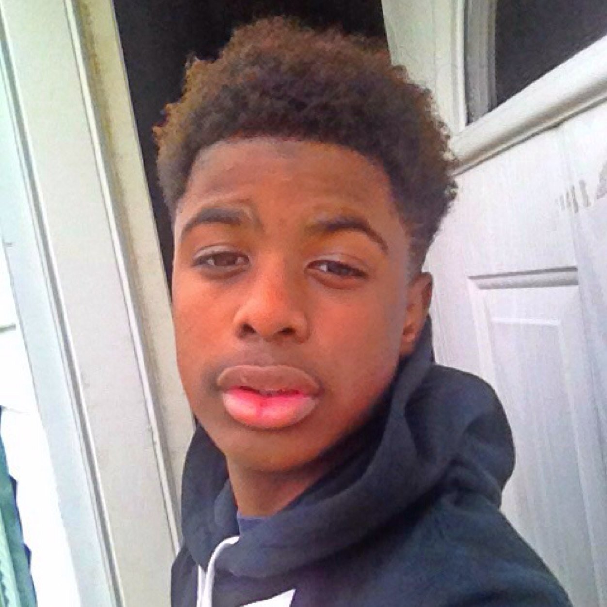 If you a hustla burn dat fast money slow. Follow me manee ;