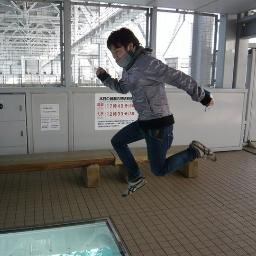 身長は四捨五入すると2メートルです。