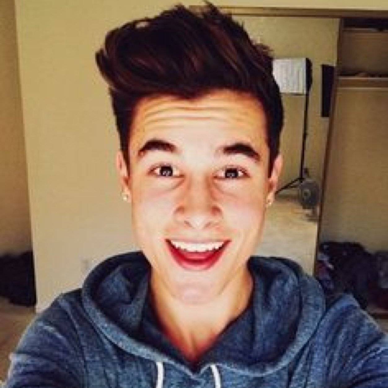 | FC: Kian Lawley | Son of Eris Goddess of Chaos | Multi-Universe | ain't she beautiful ( @Demigodgirl13 )
And she be mine
