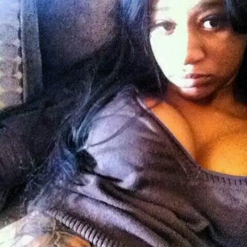 New twitter guyss so follow my gorgeous ass on this one & ill follow back ✌