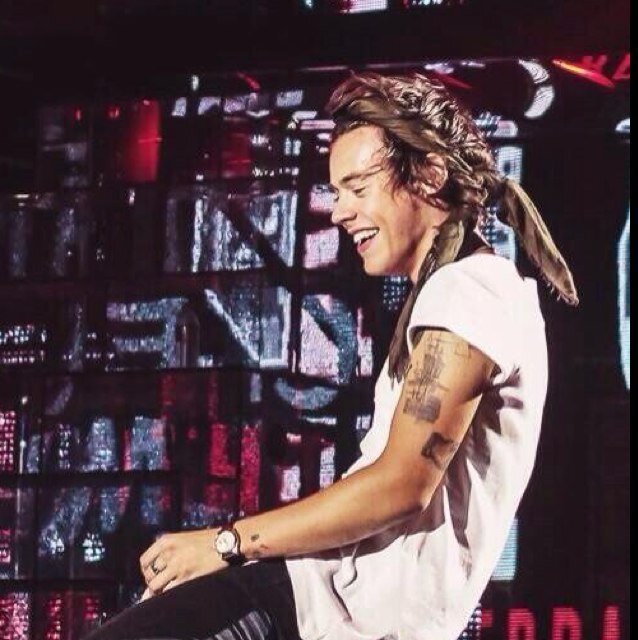 ms_kennyj's profile picture. Tall skinny tan and pretty !!!!! Lol jk