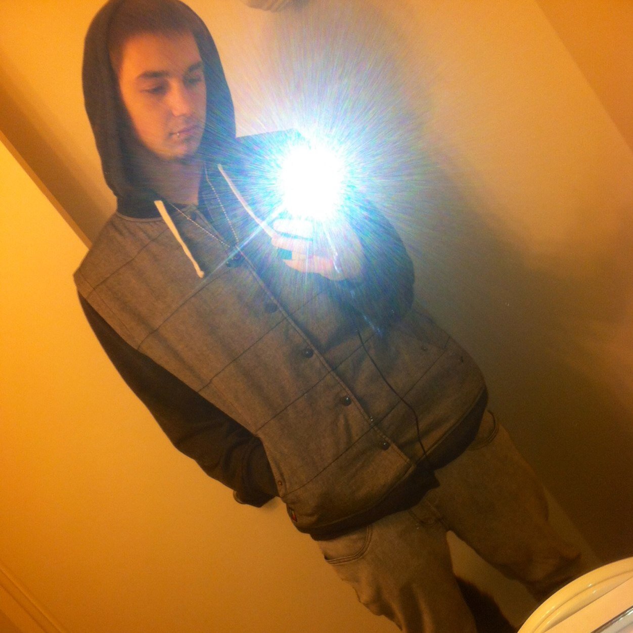 The names charles but everyone calls me cj im a pot head and a drinker when i feel like it. My dream is word peace and te weed will be legal one day :D
