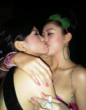 I'm LESBIAN|*REAL AVA*| I ♥ SEX|NO PIN| NO NUMBER|follow me and you can know me ('˘з(˘⌣˘) | orang yg jutek | ga suka ga usah follow | DM yaa |