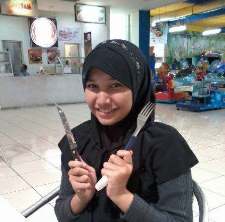 #0330:) Berdoa dan berusaha adalah kunci utama dalam meraih kesuksesan .. ;;) .. Keep smile Bianka .. :)