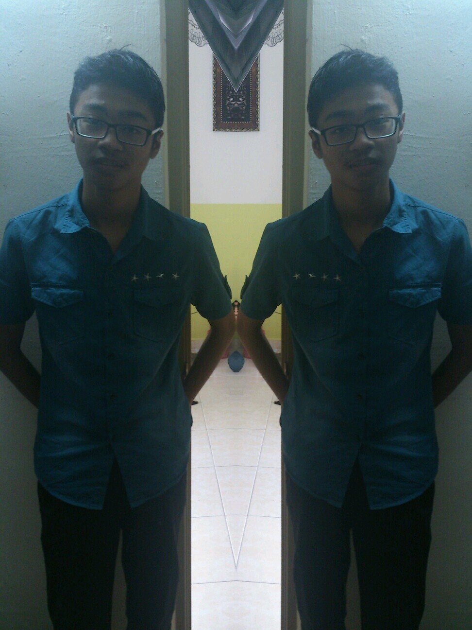 Haii , Assalamualaikum :) . Selamat Berkenalan , mention if dah follow saya ^^ . If nak UNFOLLOW ? Buatlah , B A T A K ea ? :P