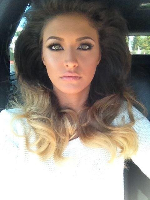 VitoriaMcKelloc's profile picture. Though I saw it coming, it still hurts.