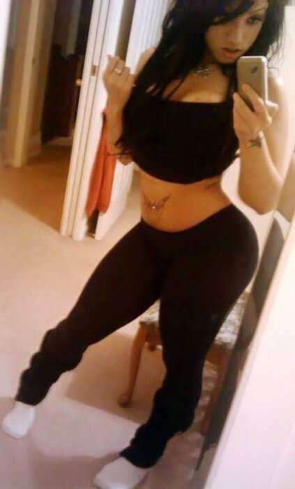 DauneHuscroft's profile picture. The last thing I want to be is just friends because I don't wanna look into your eyes everyday and see a miracle I can't have.