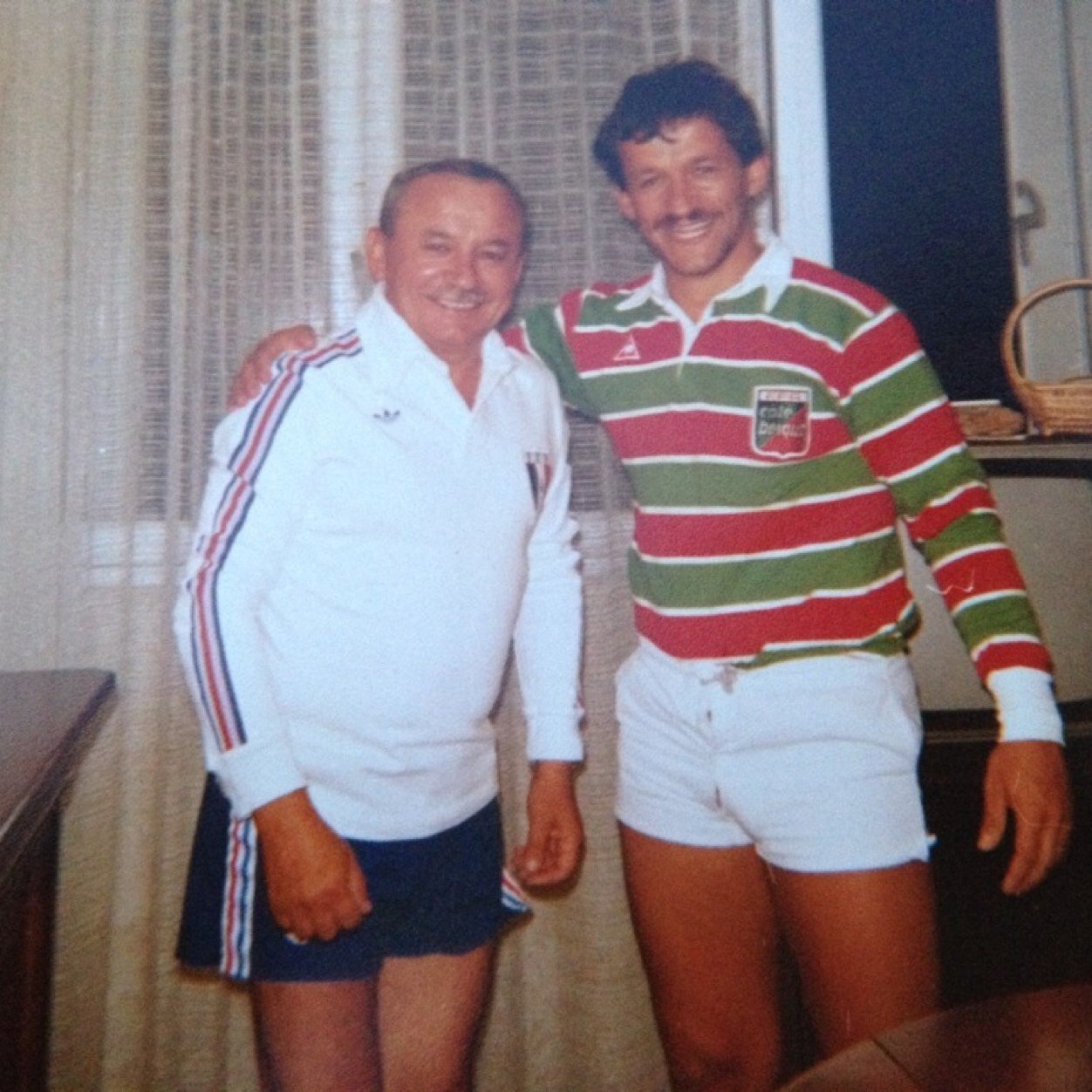 amateur rugby et de tous les sports par ordre rugby athlé,vélo,hand ,biathlon,foot aime le bon vin et les Landes