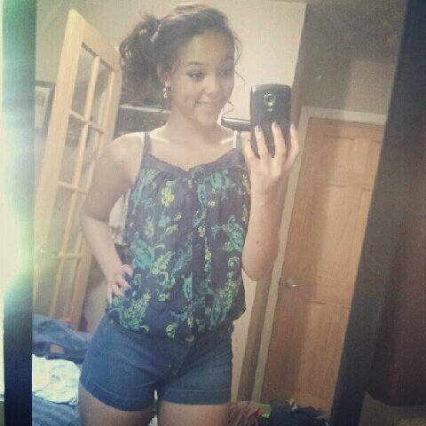 DevanQueiros's profile picture. My mom is my everything, no matter what we go through, no matter how much we argue, because at the end, she'll always be there.