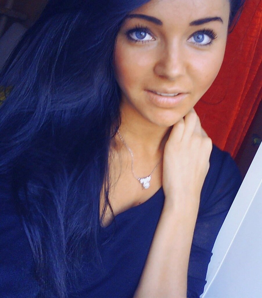 HeddiFabbri's profile picture. Hi, I love you. But I'm not going to tell you, because someone like you would never fall for someone like me.