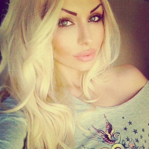 I'm attracted by looks, but personality makes me stay.