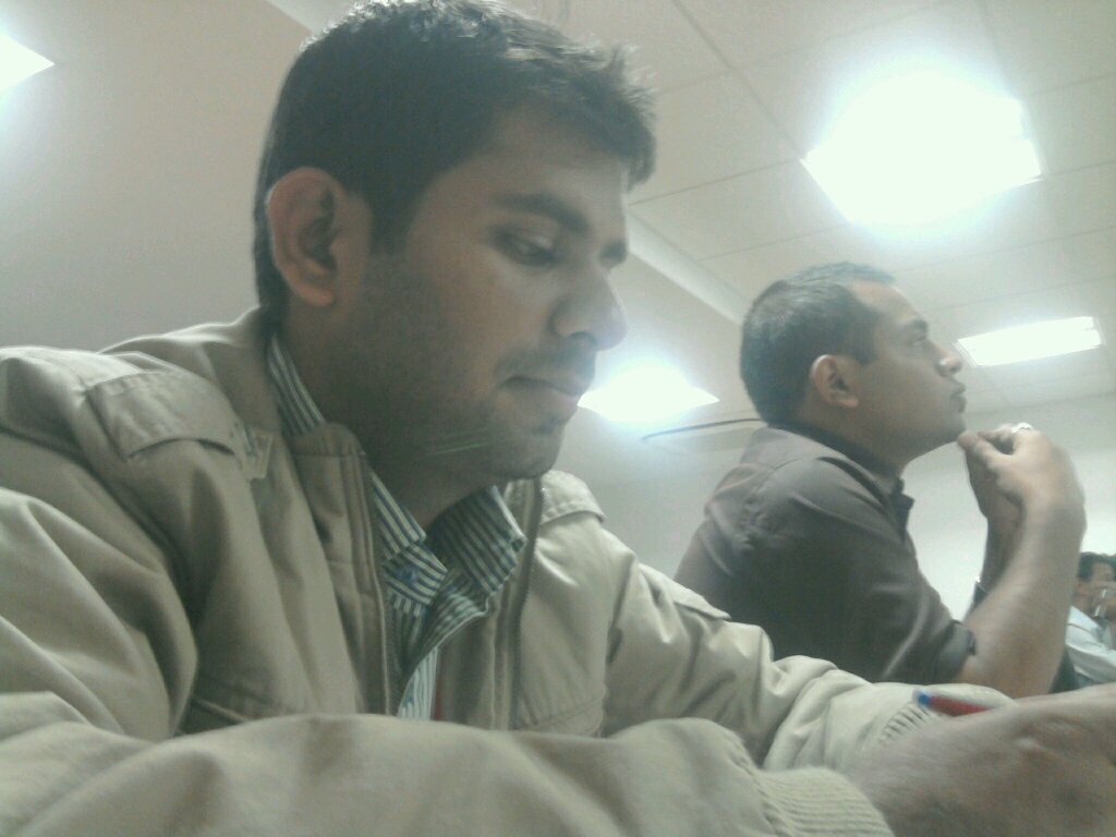 Sales manager, food lover, family guy, addicted to friends, and yes LAZY!!
