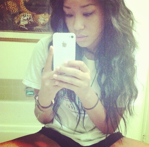 JanotMoneyman's profile picture. It's amazing what a girl will put up with for the boy she likes.