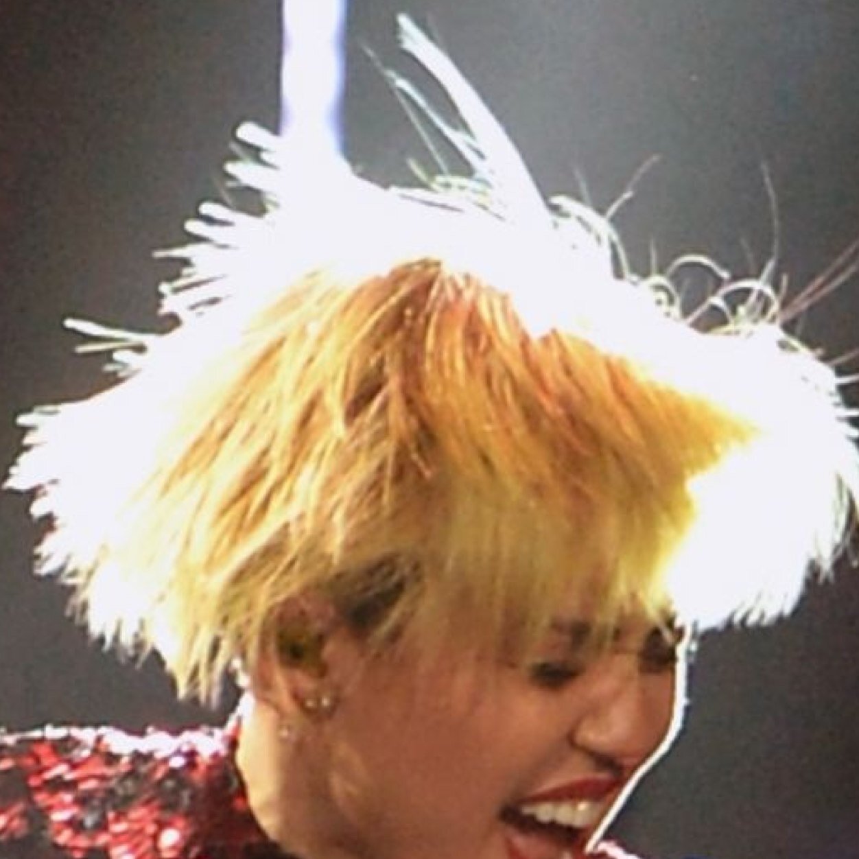 Hey yal im miley cyrus's constantly changing hair
Go buy miley's new album Bangerz!!!!