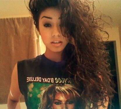 GloriGallandon's profile picture. I hate you. We break up. You call me. I still fucking hate you so stop calling me.