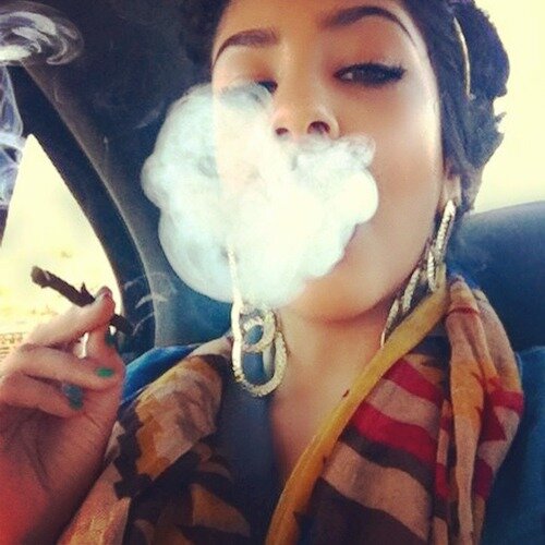 IvoryLata's profile picture. Don't go for a guy that ruins your mascara, go for a guy that ruins your lip gloss.