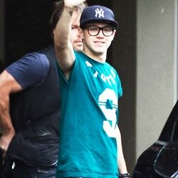 THEFCKISNIALL's profile picture. I don’t even remember what I did two years ago but I remember everything one direction did