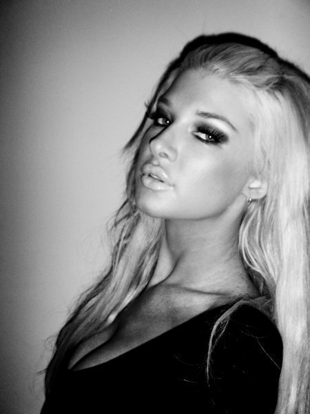 ShanieValero's profile picture. When I'm with you, the rest of the world disappears.