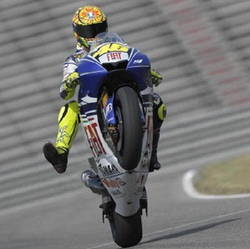 cirodeluca73's profile picture. Amo la moto e la musica , lavoro troppo secondo i miei gusti , ma noi teniamo botta e spalanchiamo il gas