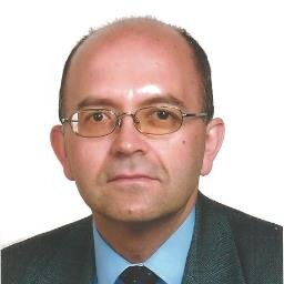 Abogado. Máster en Dirección de Constructoras e Inmobiliarias. Máster en Gestión de Servicios. Especialista en Derecho Civil, Administrativo y Mercantil.