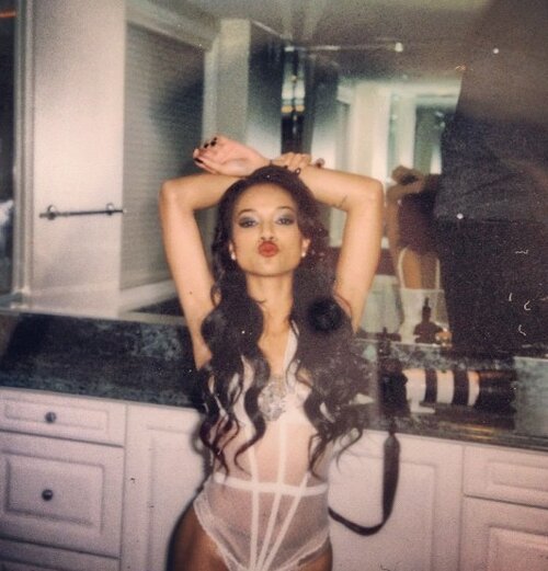 ElbertaHolly's profile picture. Don't overthink it, just let it go.