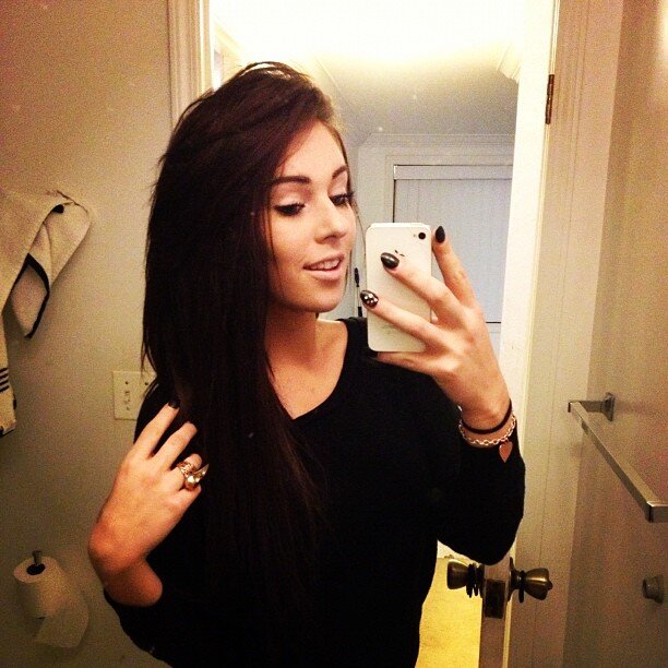 CarolinaHouseca's profile picture. I hate the idea of anyone else having you.