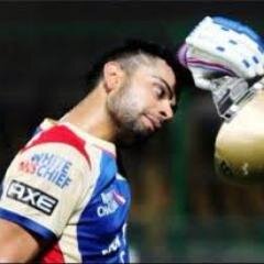 the world's biggest fan of virat kohli and want to chat with him on twitter.